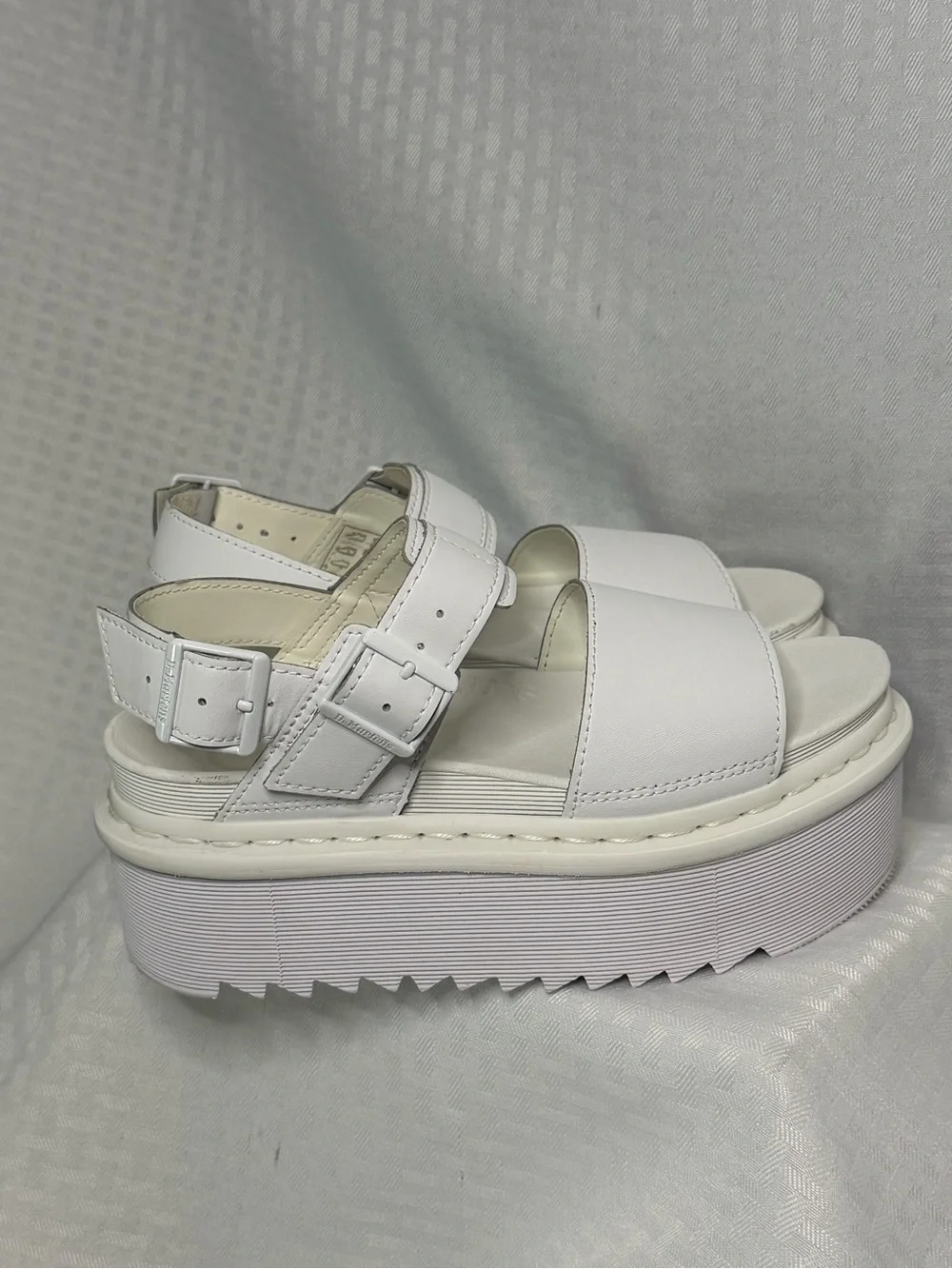 Doctor Marten’s Voss Mono Leather Platform strap Buckle Sandals